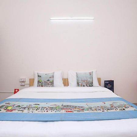 Oyo Dlf Cyber City Near Aravali Biodiversity Park Gurgaon Extérieur photo