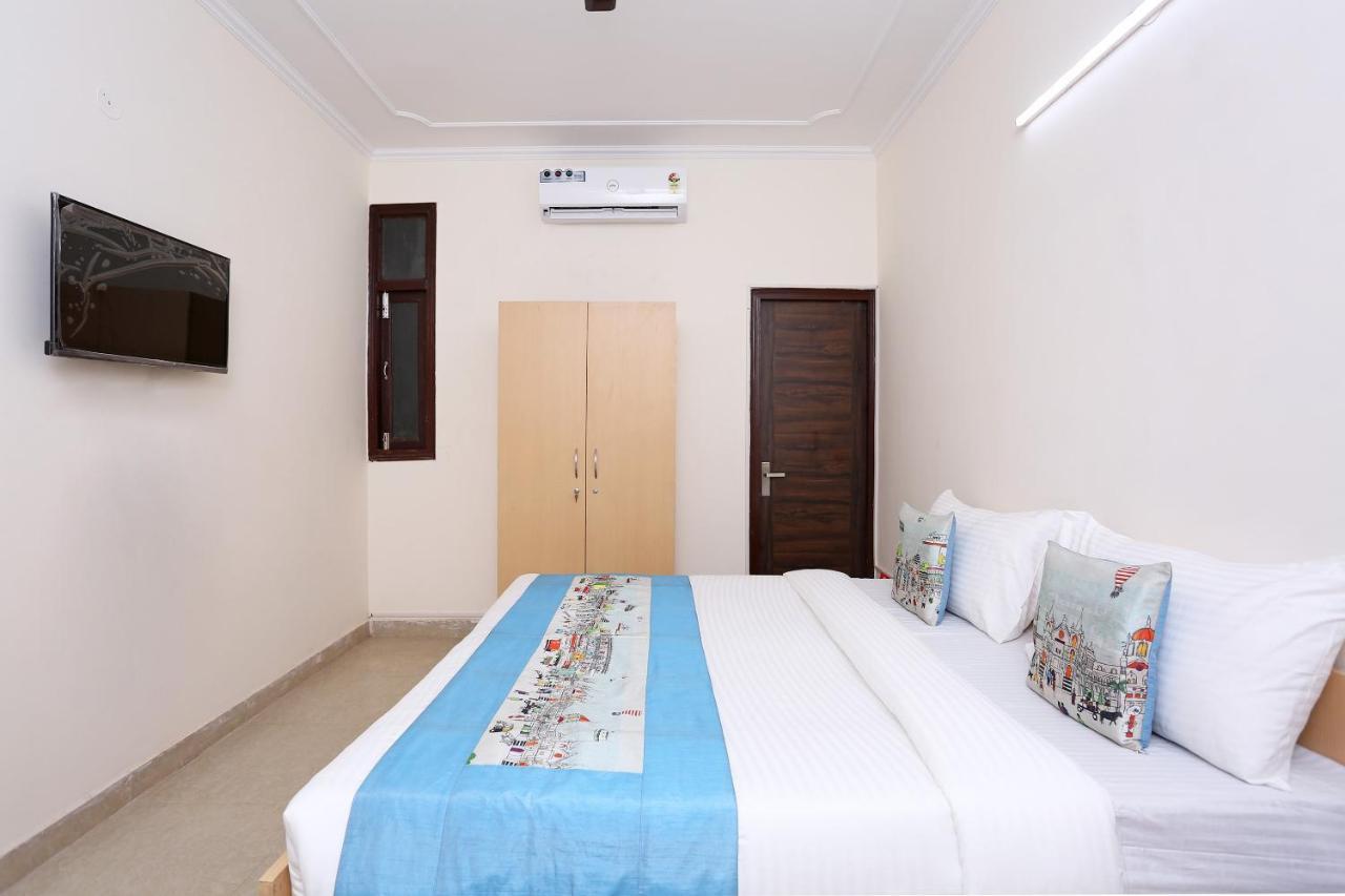 Oyo Dlf Cyber City Near Aravali Biodiversity Park Gurgaon Extérieur photo