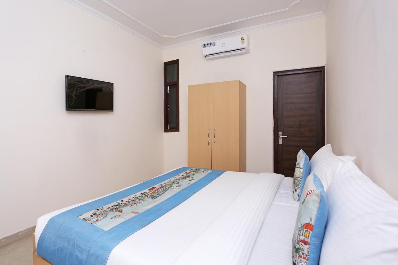 Oyo Dlf Cyber City Near Aravali Biodiversity Park Gurgaon Extérieur photo